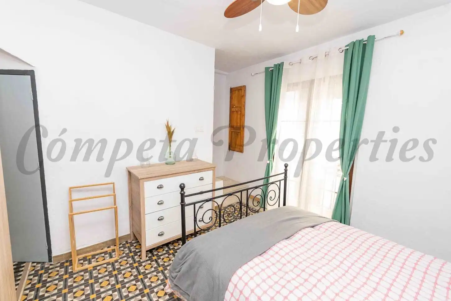 Dormitori de Casa o xalet en venda en Torrox amb Terrassa