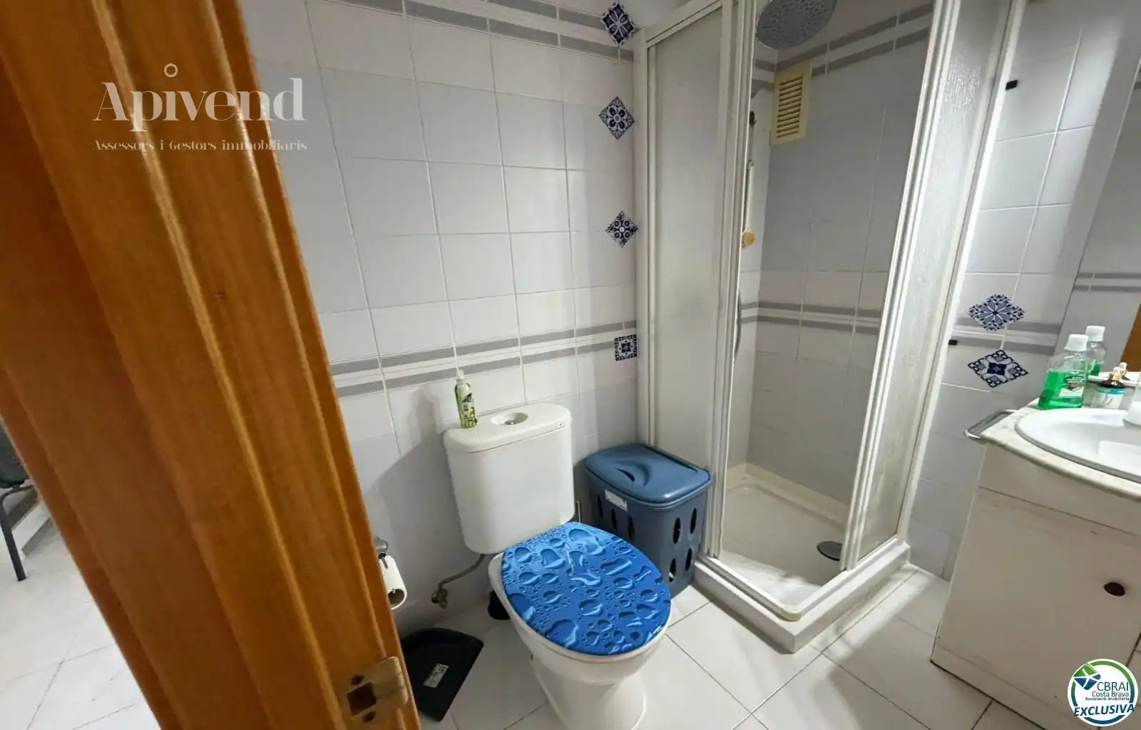 Badezimmer von Wohnung zum Verkauf in Empuriabrava mit Heizung, Terrasse und Möbliert