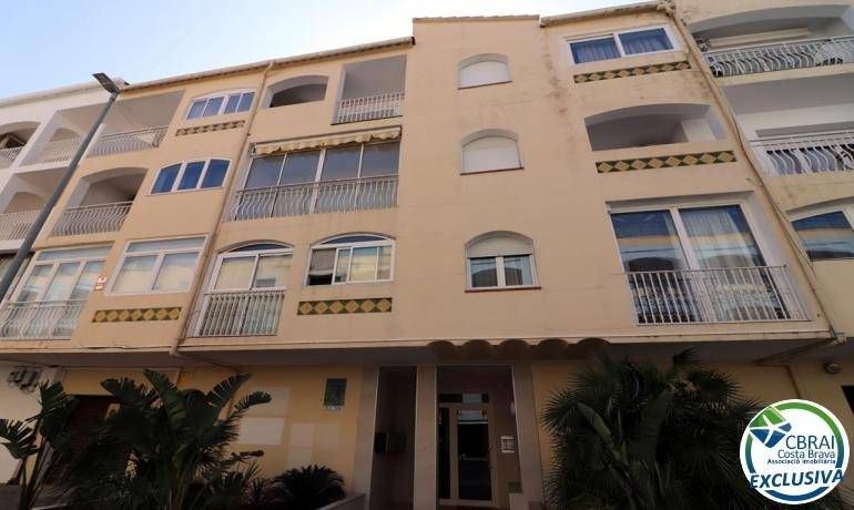 Exterior view of Flat for sale in Empuriabrava  with Air Conditioner, Heating and Terrace