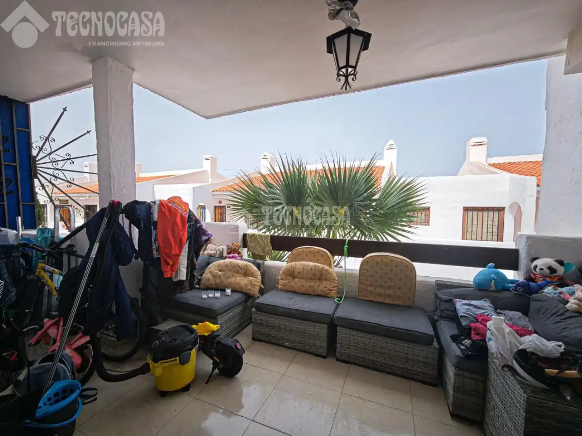 Terraza de Piso en venta en Arona con Piscina comunitaria