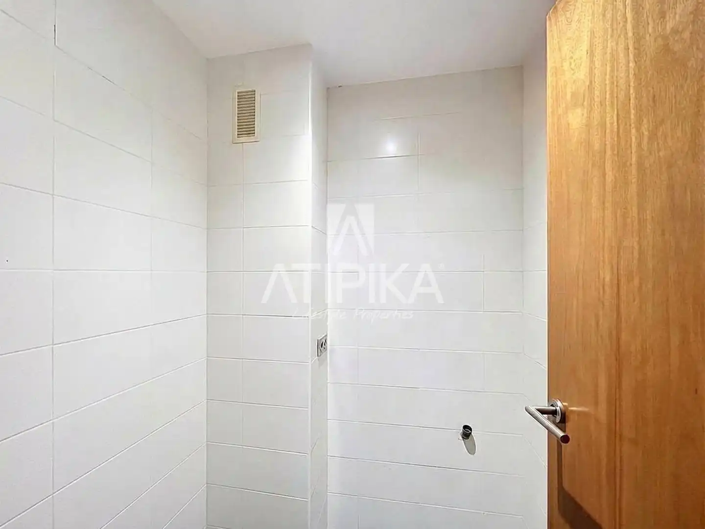 Baño de Piso en venta en Sabadell con Aire acondicionado, Calefacción y Terraza