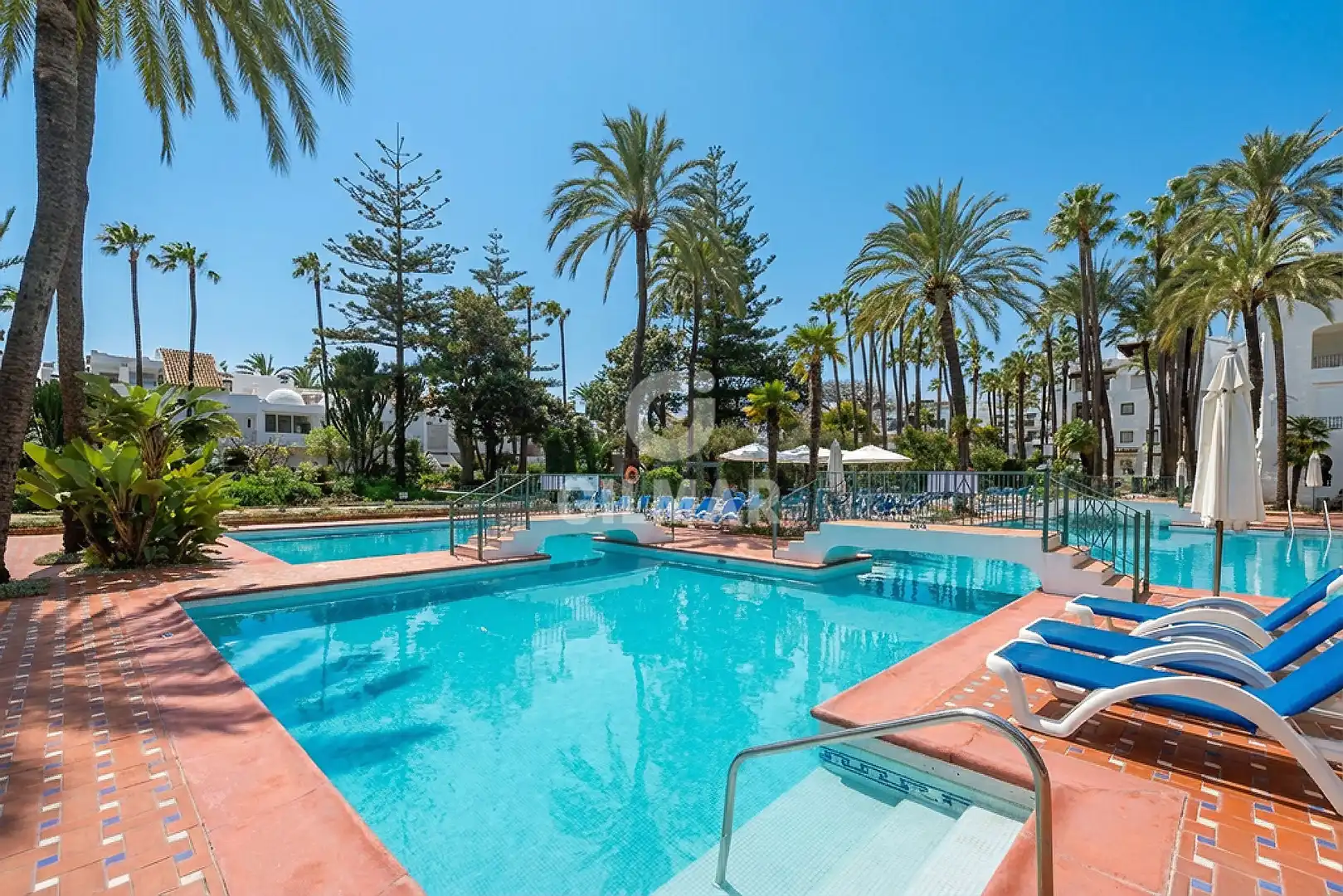 Apartament amb terrassa en venda a Nueva Andalucía