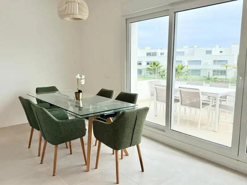 Menjador de Apartament de lloguer en Estepona amb Aire condicionat, Calefacció i Terrassa