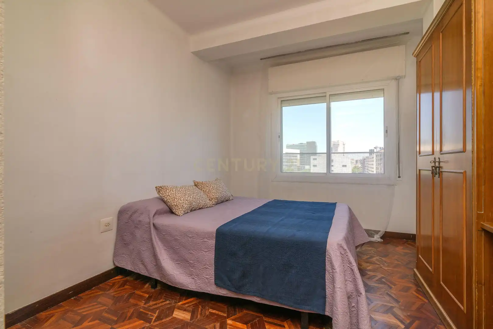 Schlafzimmer von Wohnung zum Verkauf in Barcelona mit Klimaanlage, Ofen und Mikrowelle