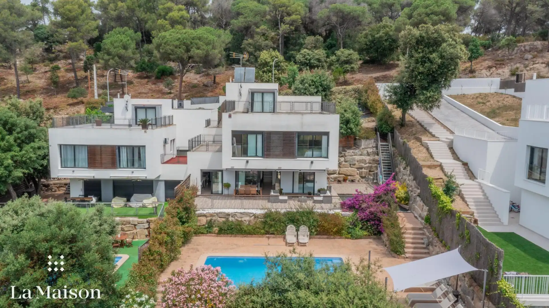 Vista exterior de Casa o xalet en venda en Vilanova del Vallès amb Parquet, Terrassa i Piscina