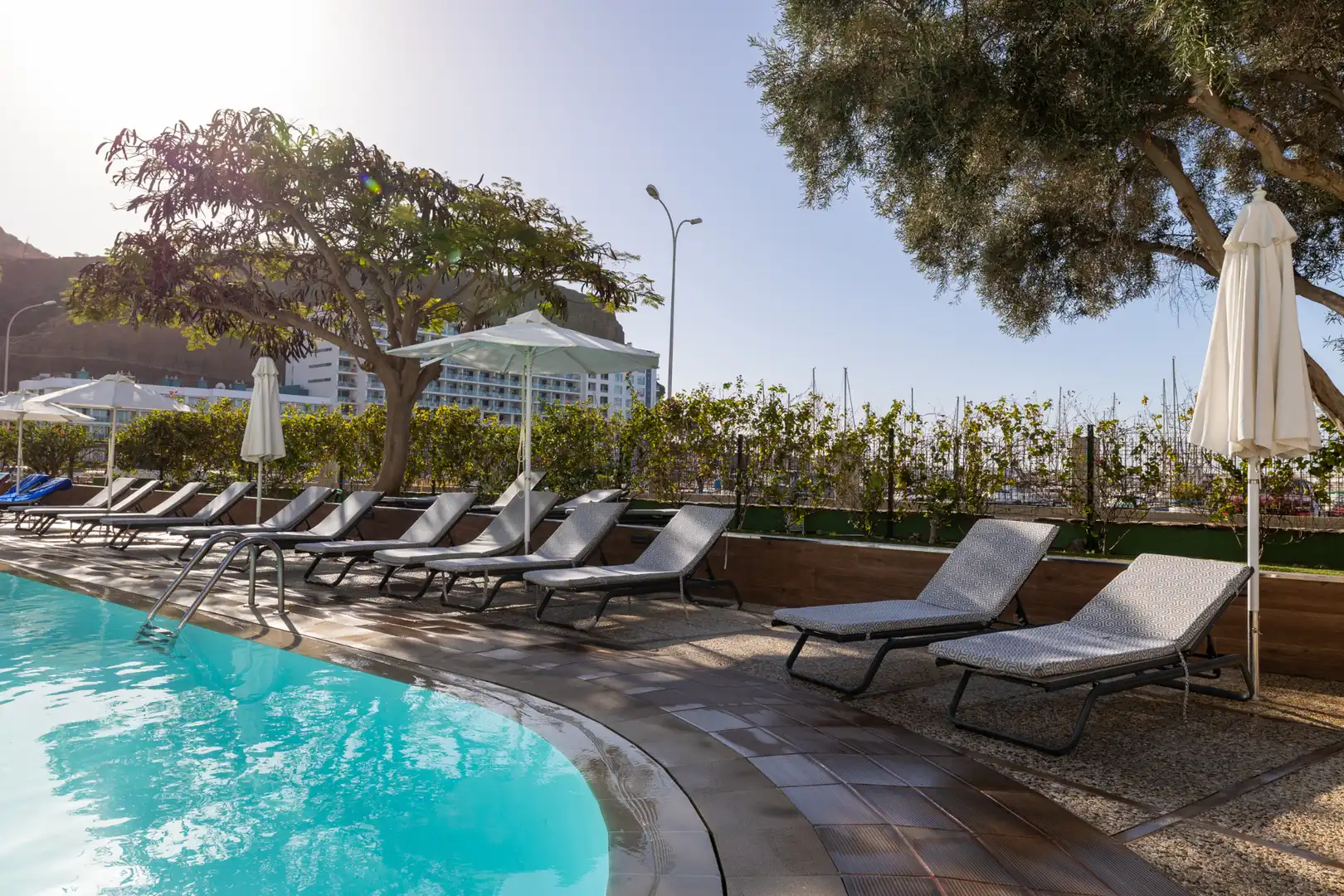Schwimmbecken von Wohnung zum Verkauf in Mogán mit Klimaanlage, Terrasse und Möbliert