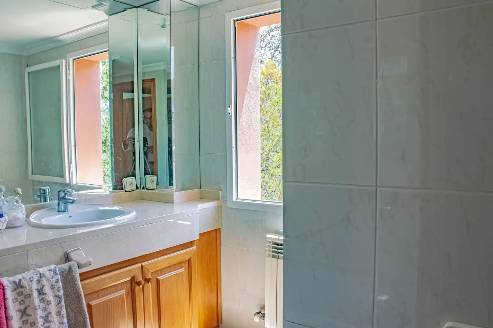 Badezimmer von Einfamilien-Reihenhaus zum Verkauf in Calvià mit Klimaanlage, Heizung und Terrasse