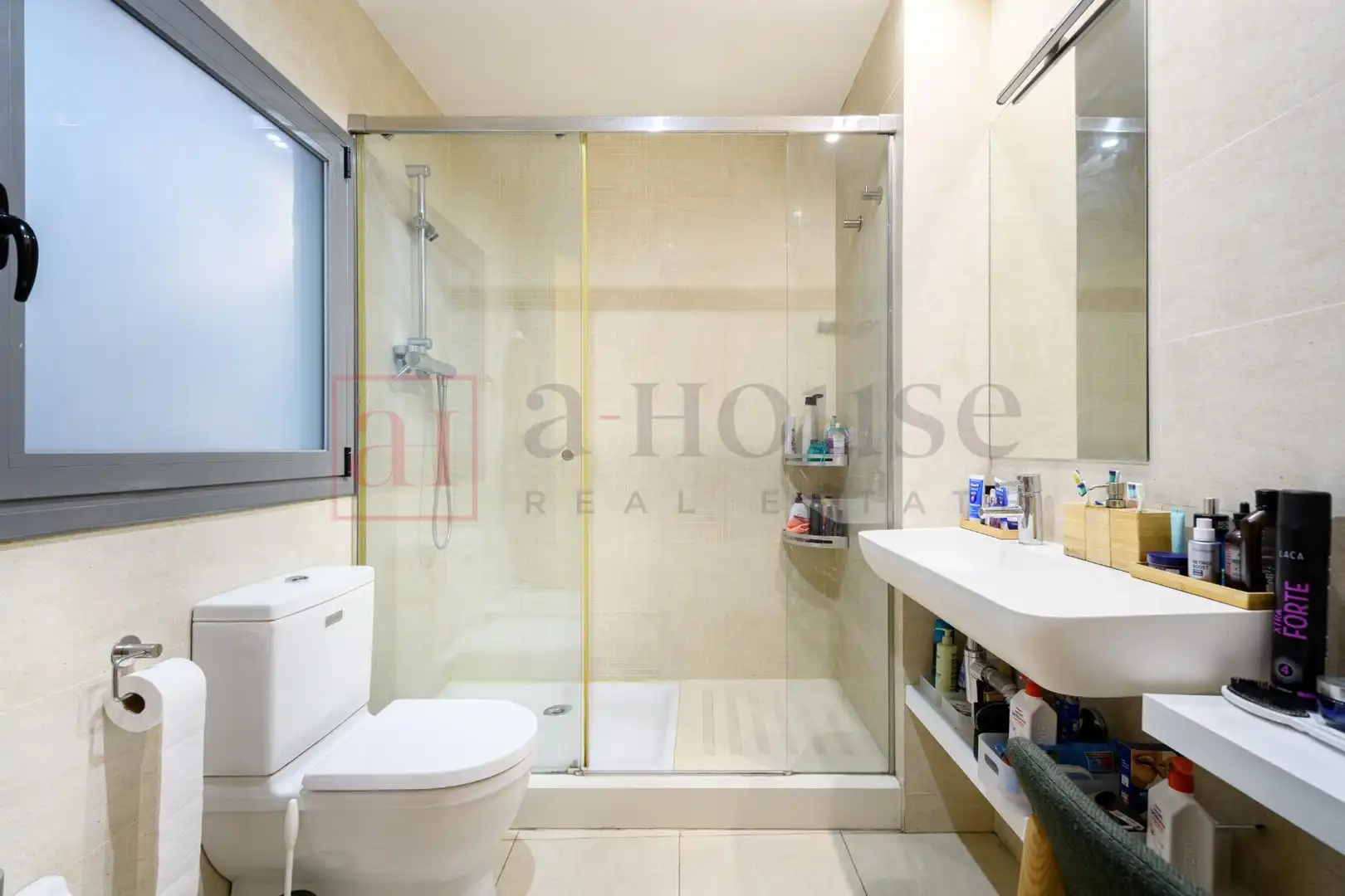 Piso con terraza en venta en Carrer de Girona, imagen 27
