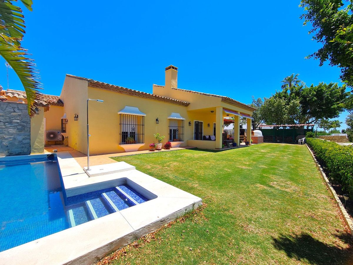 Jardí de Casa o xalet en venda en Manilva amb Terrassa