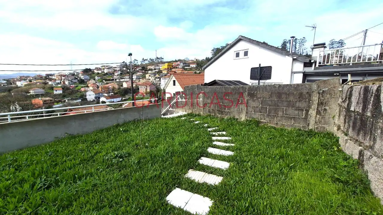 Vista exterior de Casa o chalet en venta en Vigo  con Calefacción, Trastero y Amueblado