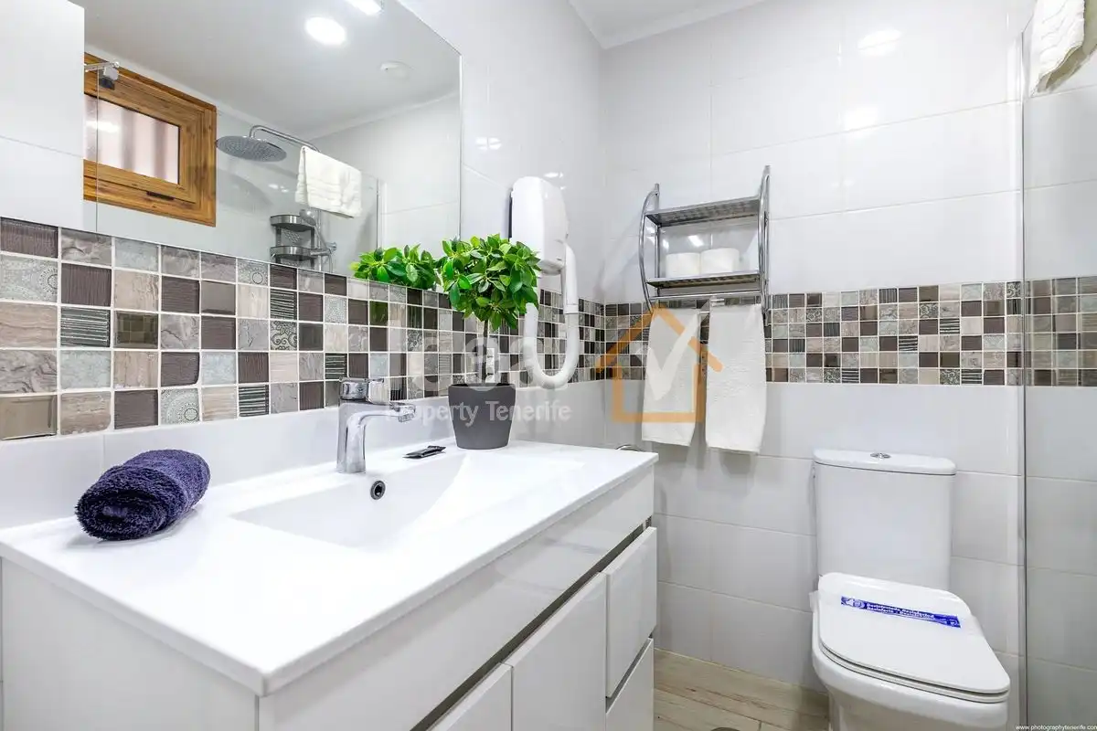 Bathroom of Apartments for sale in Costa Adeje