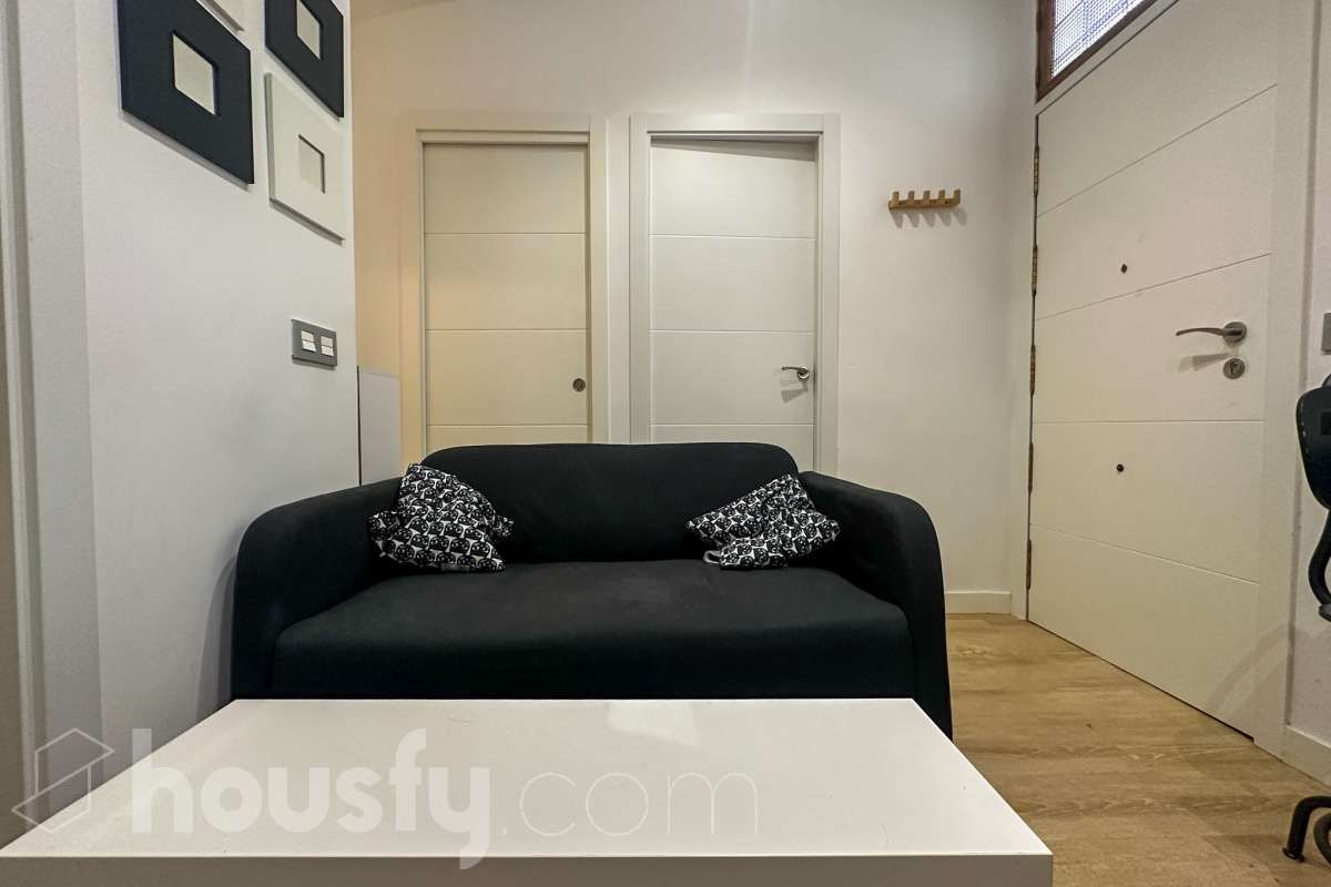 Living room of Flat for sale in  Madrid Capital  with Parquet flooring and Furnished