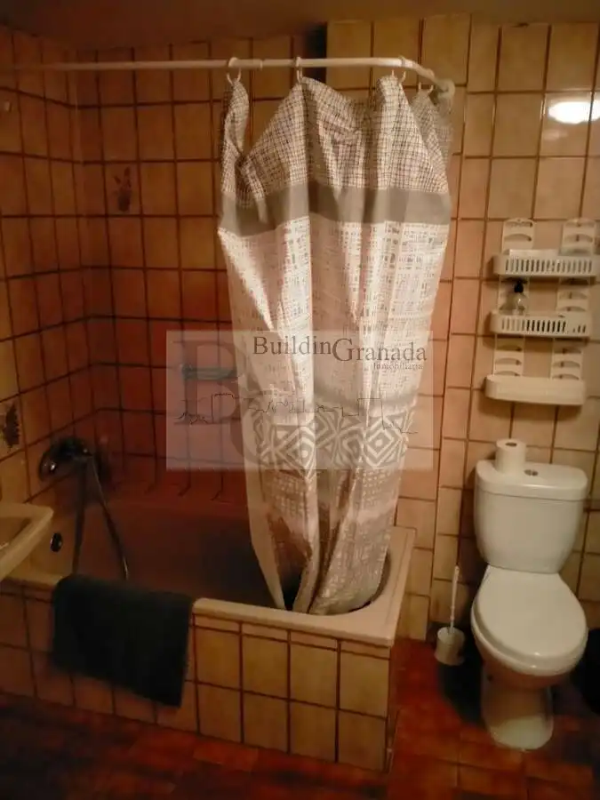 Badezimmer von Wohnung zur Miete in Granada mit Terrasse, Möbliert und Gemeinschaftspool