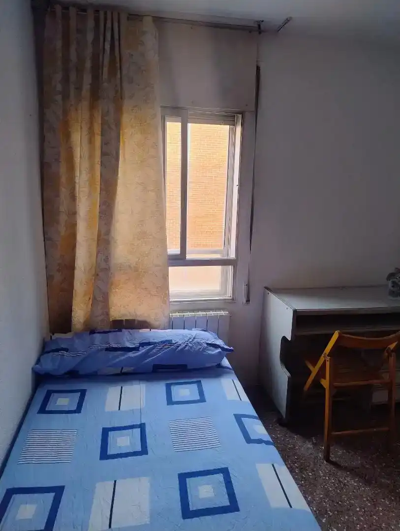 Habitación de Piso de alquiler en Madrid con Amueblado