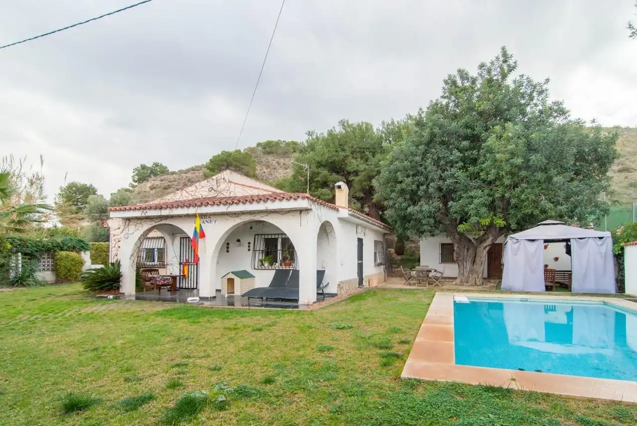 Jardí de Casa o xalet en venda en Mutxamel amb Aire condicionat, Calefacció i Jardí privat