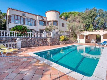 Chalet con piscina en venta en Avenida Barcelona