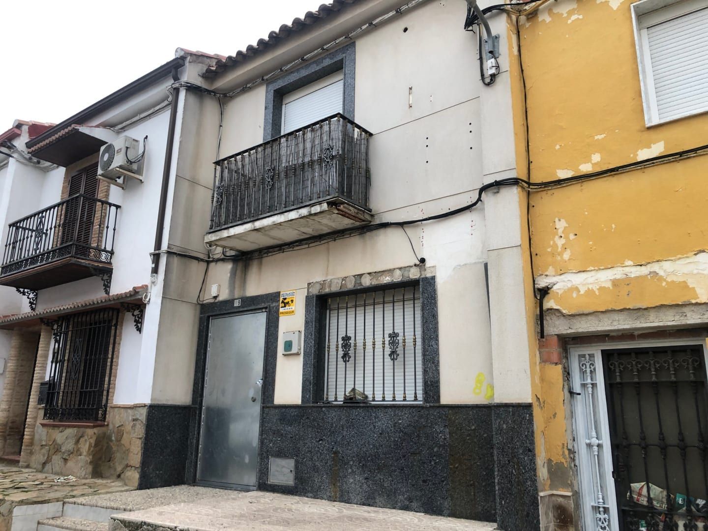 Exterior view of House or chalet for sale in Linares