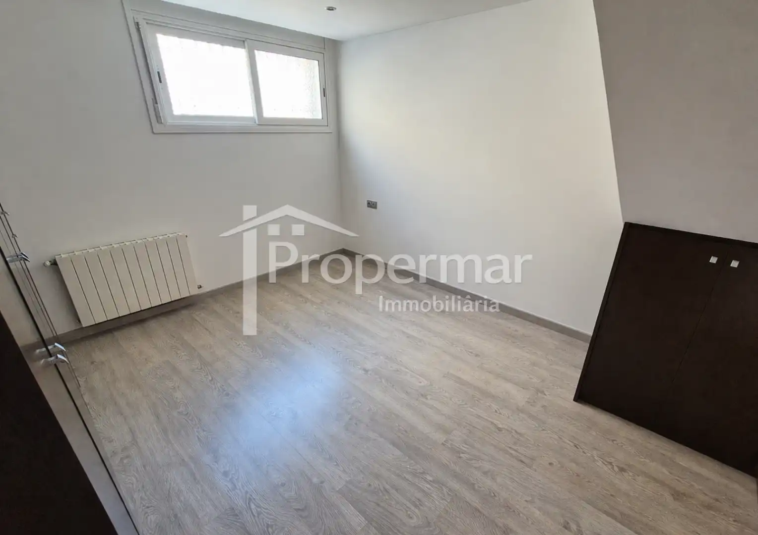 Maisonette zum Verkauf in Badalona mit Heizung, Abstellraum und Möbliert