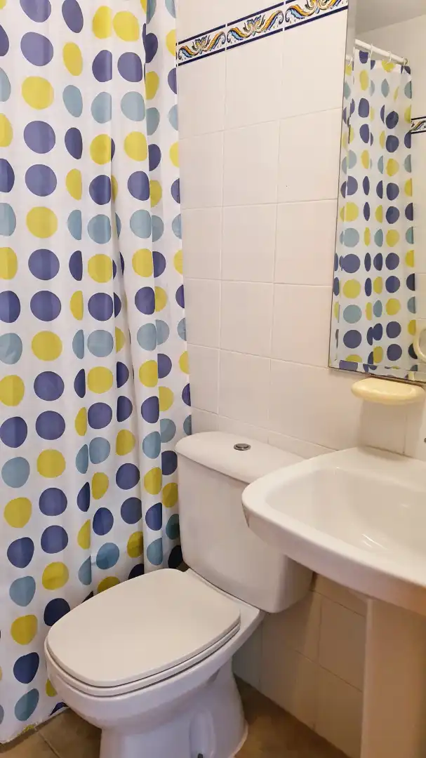 Baño de Apartamento de alquiler en Xeraco con Terraza, Amueblado y Horno