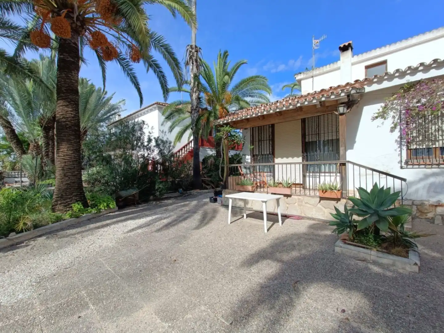 Vista exterior de Casa o xalet en venda en Dénia amb Calefacció, Jardí privat i Terrassa