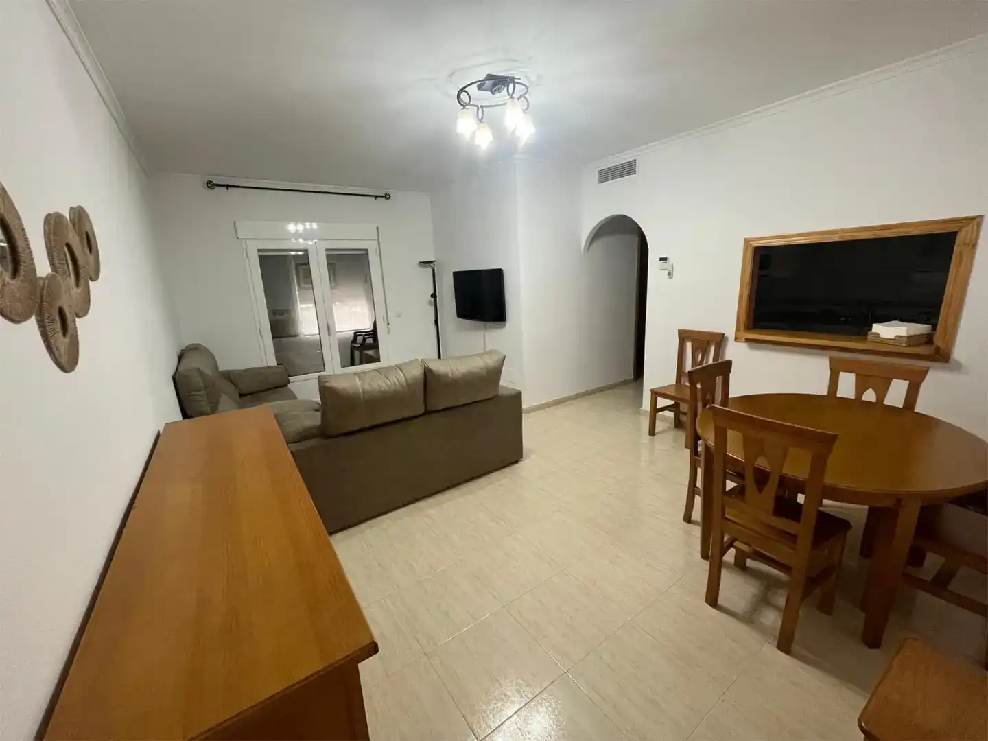 Wohnzimmer von Wohnung zur Miete in Carboneras mit Klimaanlage, Parkett und Möbliert