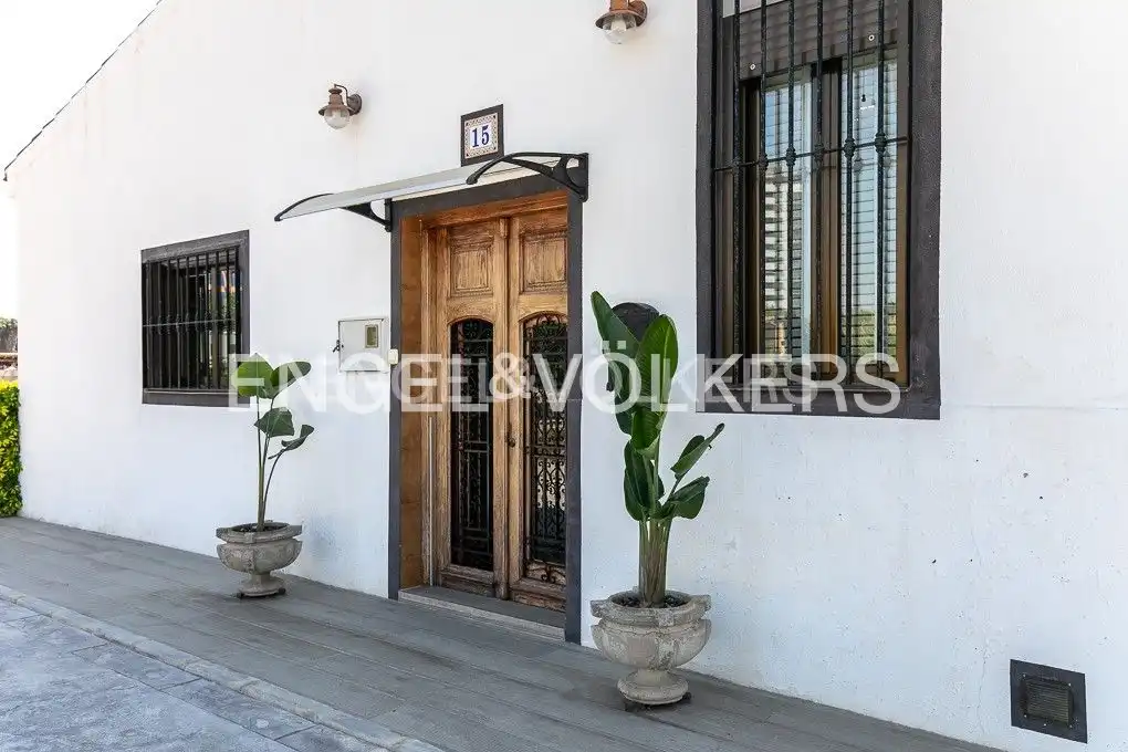 Vista exterior de Casa o chalet en venta en Valencia con Aire acondicionado, Calefacción y Jardín privado