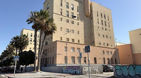 Foto 3 de Piso en venta en de la Bahia, Astilleros - La Paz - Loreto - El Corte Inglés, Cádiz Capital