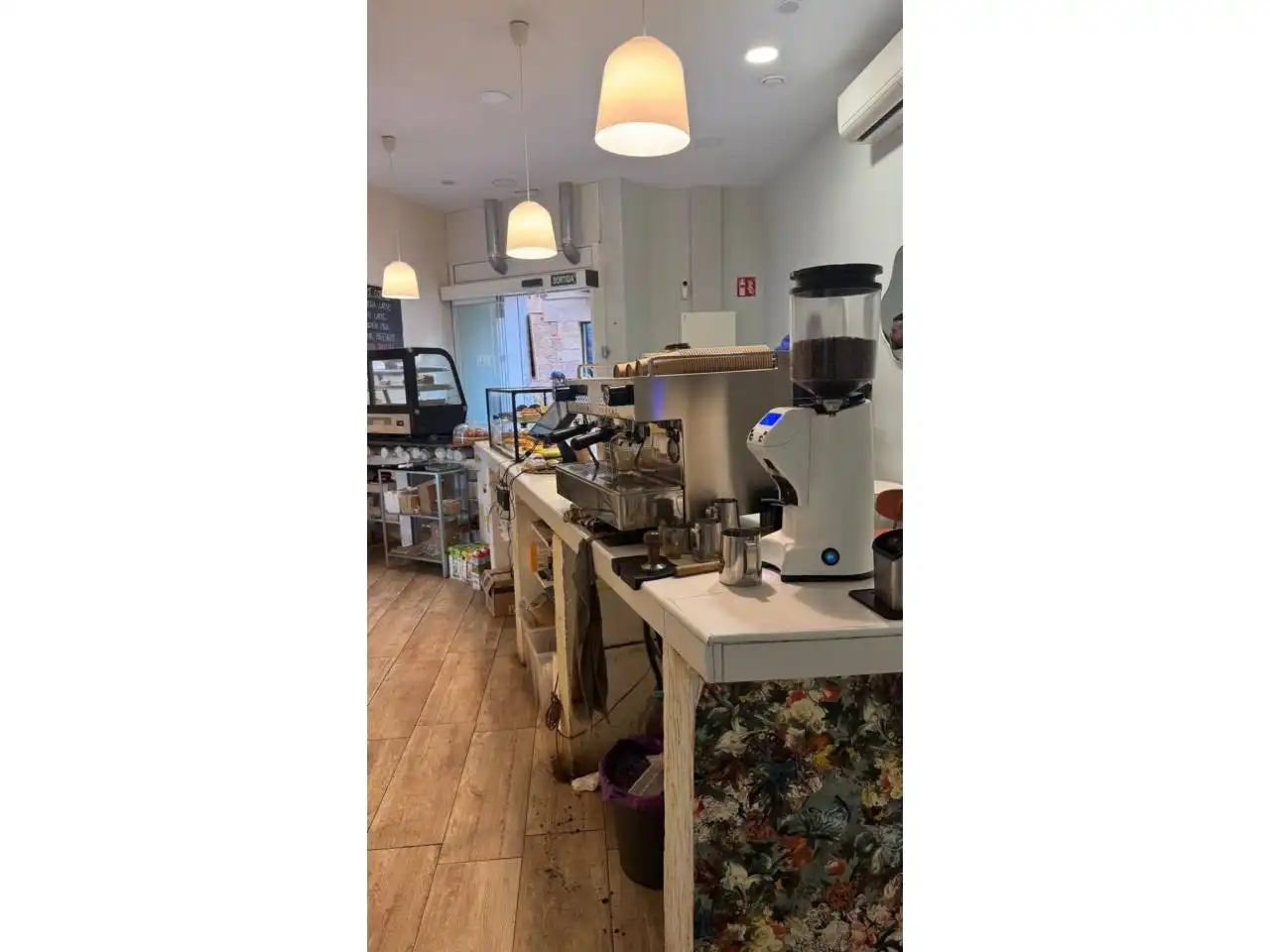 Local comercial en traspàs a Ciutat Vella, imagen 2