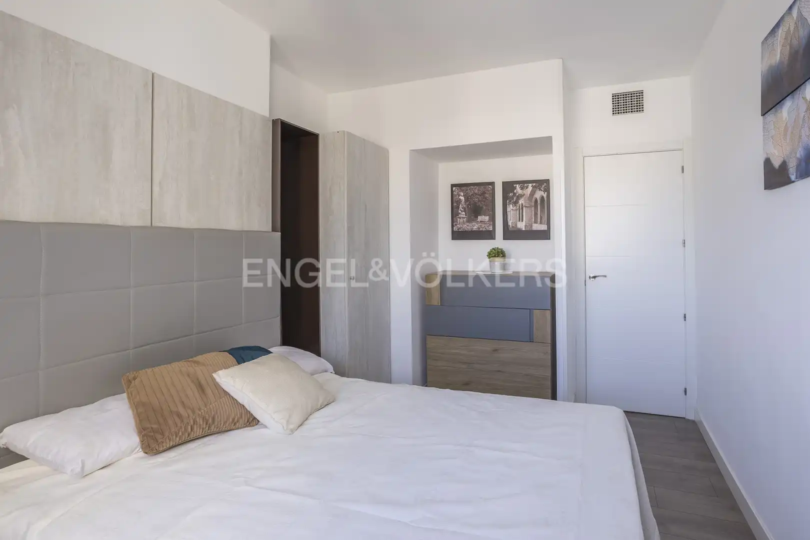 Bedroom of Flat for rent in Madrid  with Air Conditioner, Heating and Furnished
