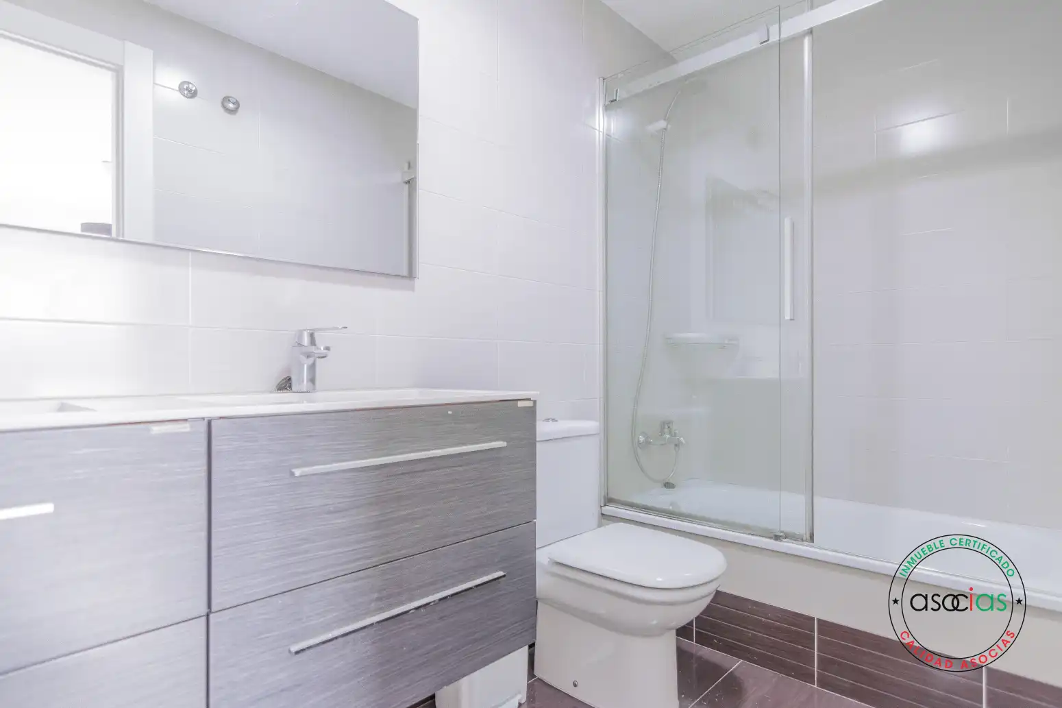 Bathroom of Flat for sale in Gijón   with Heating, Terrace and Storage room