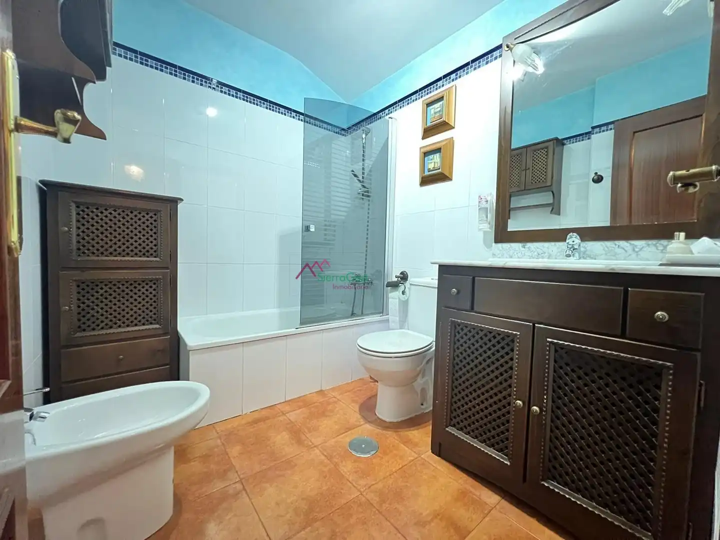 Badezimmer von Maisonette zum Verkauf in Ubrique mit Klimaanlage