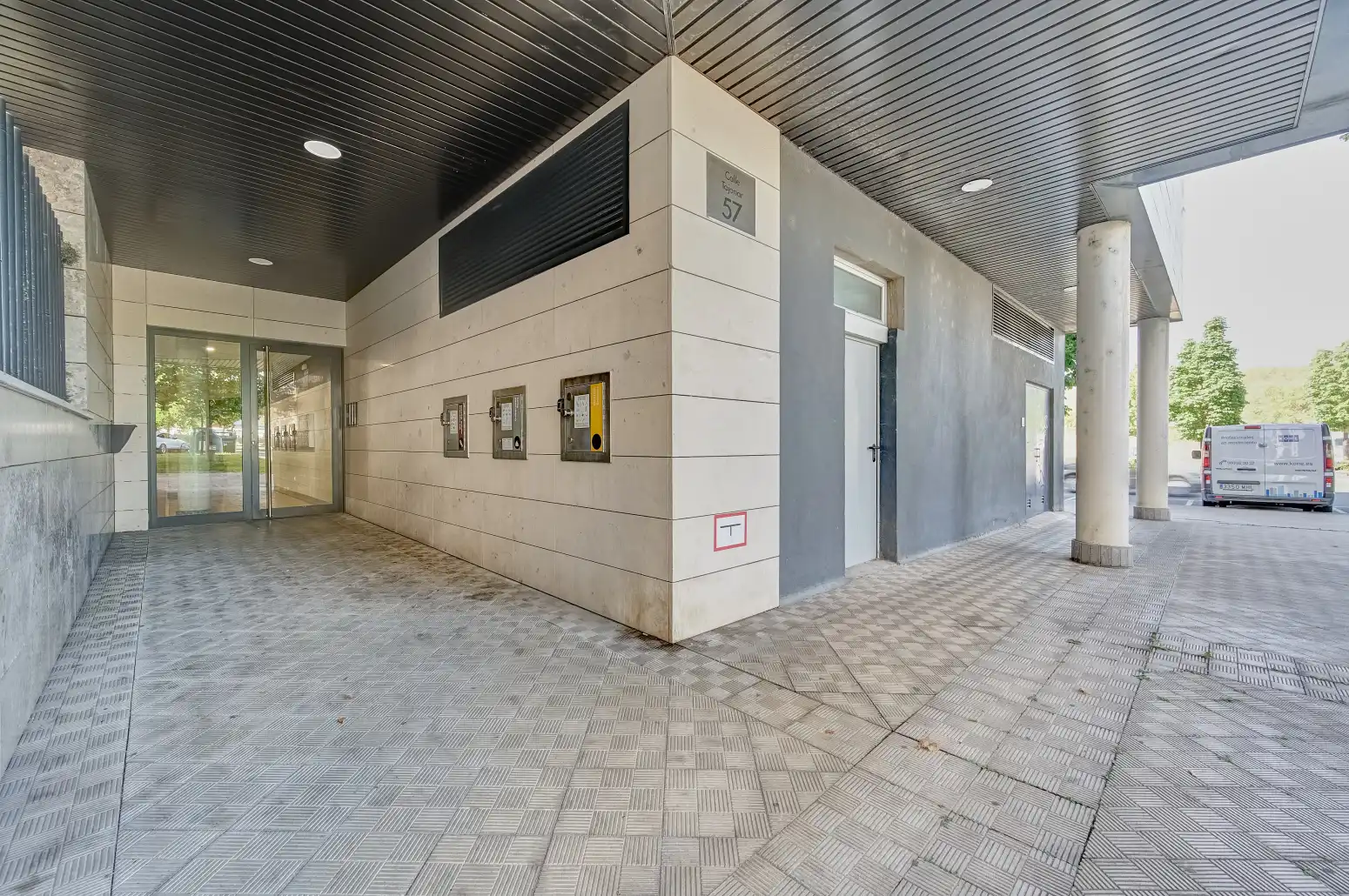 Vista exterior de Pis en venda en  Pamplona / Iruña amb Calefacció, Parquet i Terrassa