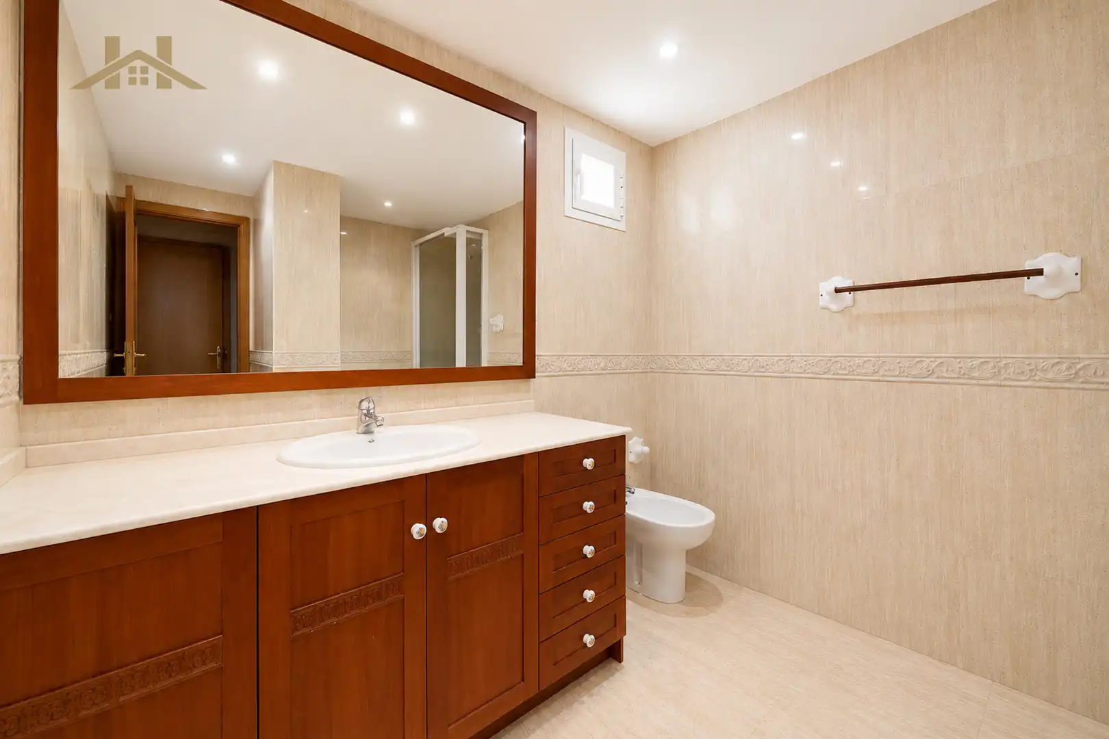 Bathroom of Flat for sale in Valdemoro  with Air Conditioner, Heating and Storage room