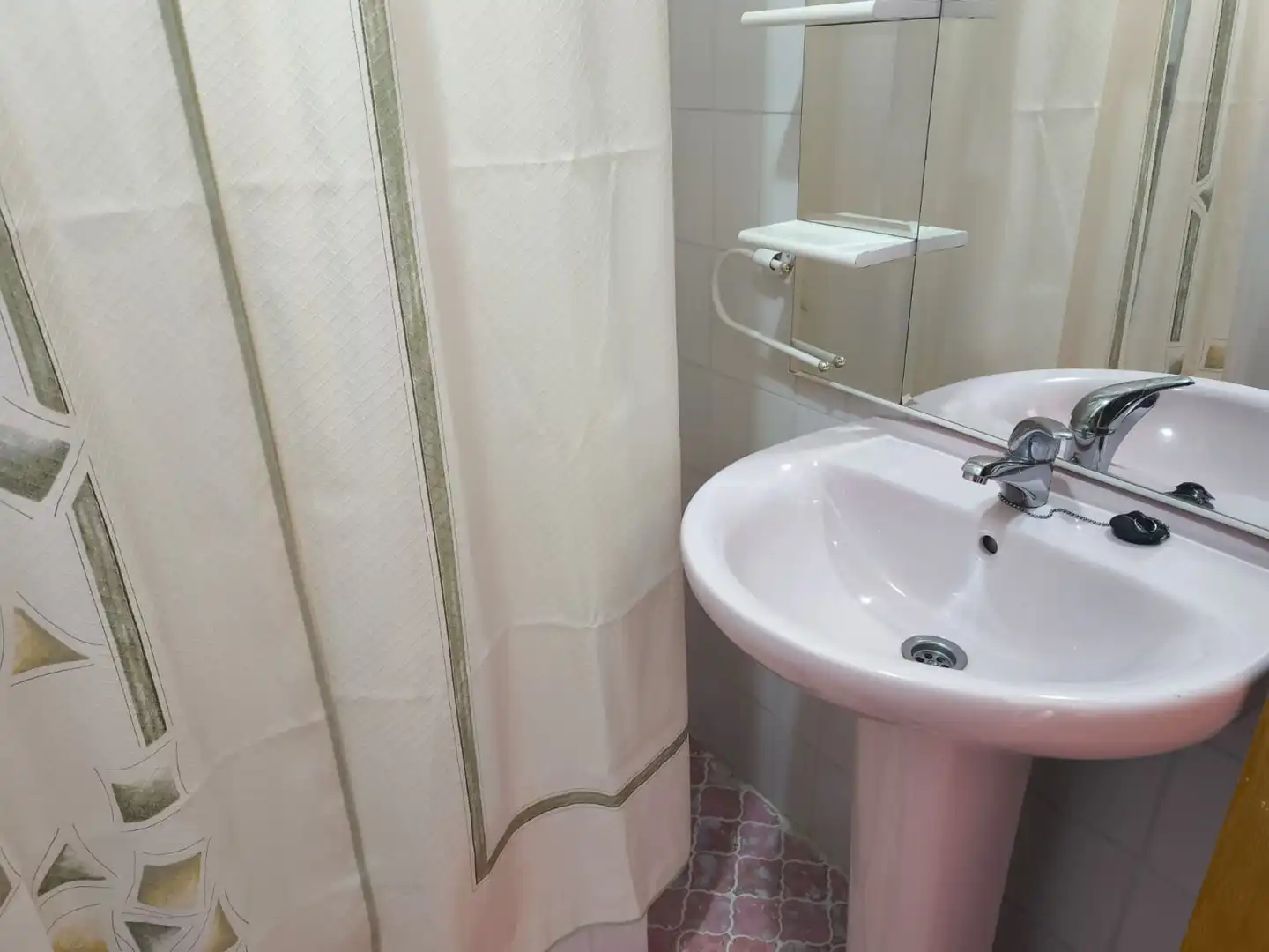 Bathroom of Flat for sale in Fuenlabrada  with Heating, Terrace and Oven