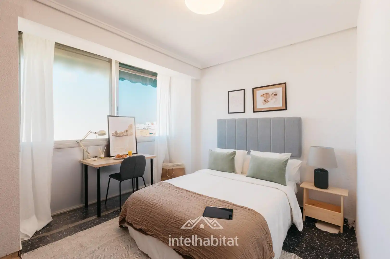 Bedroom of Flat for sale in Mislata  with Air Conditioner, Furnished and Balcony