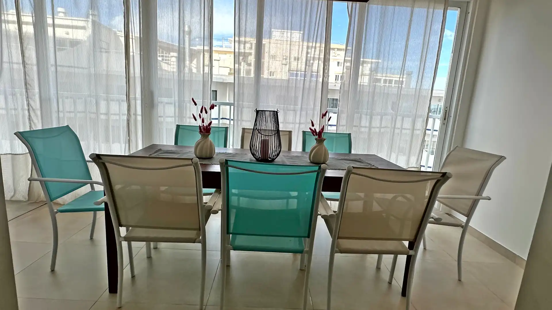 Menjador de Apartament de lloguer en Gandia amb Aire condicionat, Calefacció i Moblat