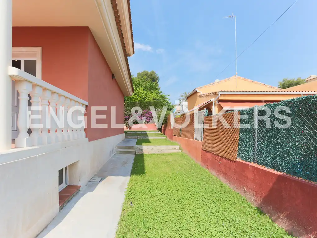 Casa o xalet en venda en Paterna amb Aire condicionat, Calefacció i Jardí privat