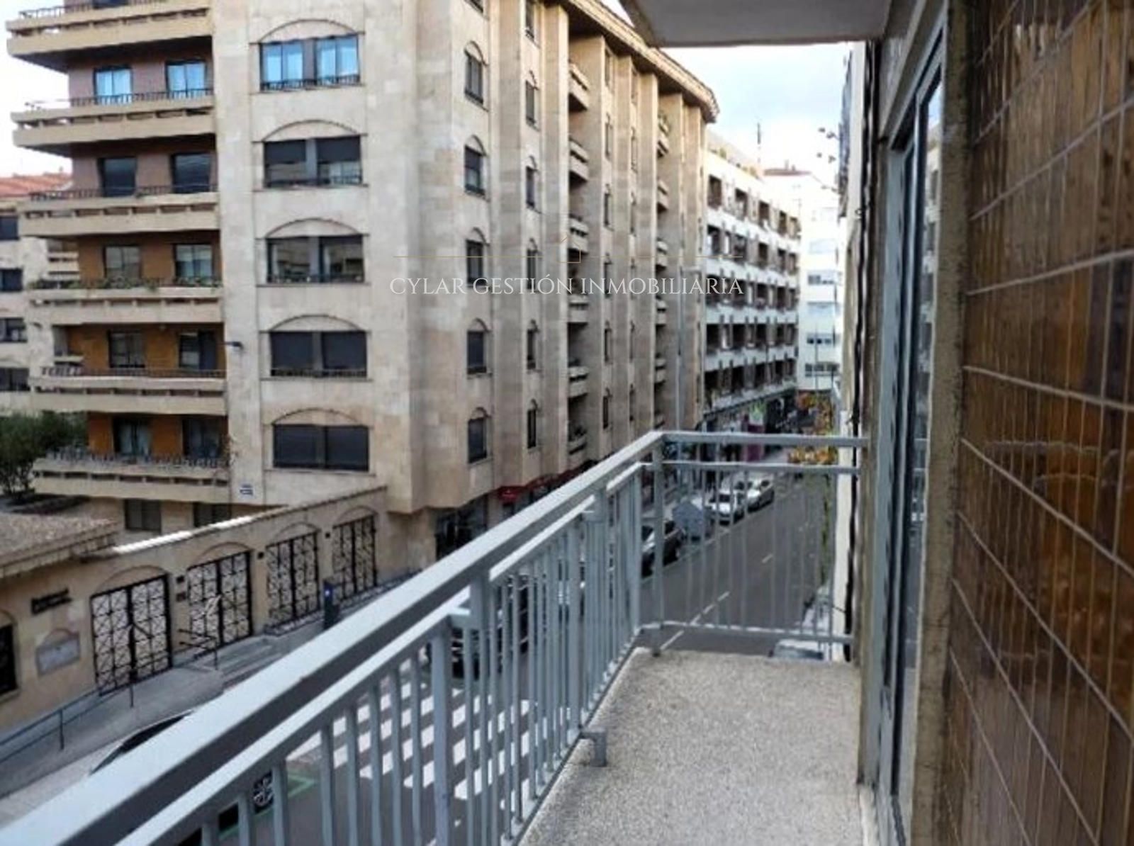 Exterior view of Flat to rent in Salamanca Capital  with Heating, Terrace and Furnished