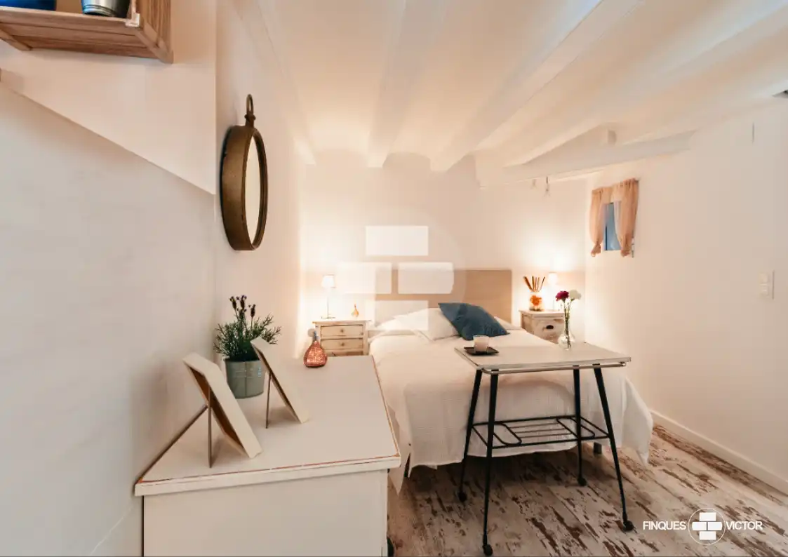 Habitación de Piso en venta en Barcelona con Amueblado, Horno y TV