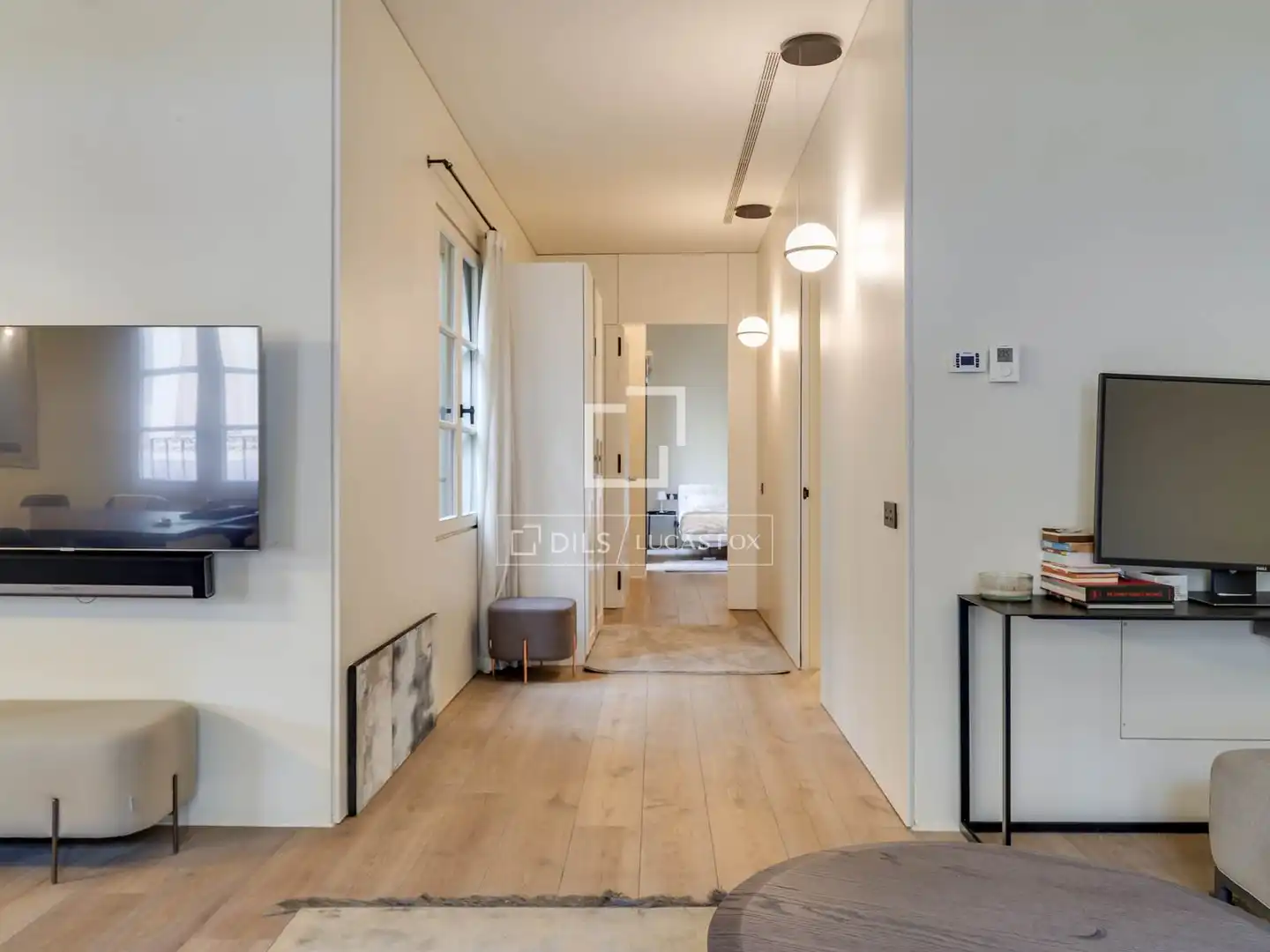 Flat for sale in Barcelona  with Air Conditioner, Heating and Furnished