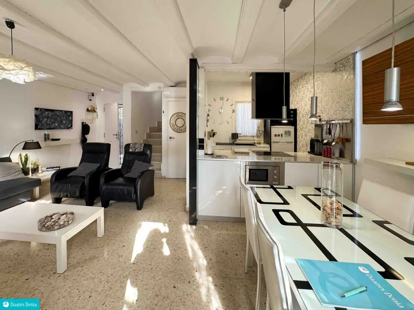 Cuina de Casa adosada en venda en Dénia amb Aire condicionat, Jardí privat i Terrassa