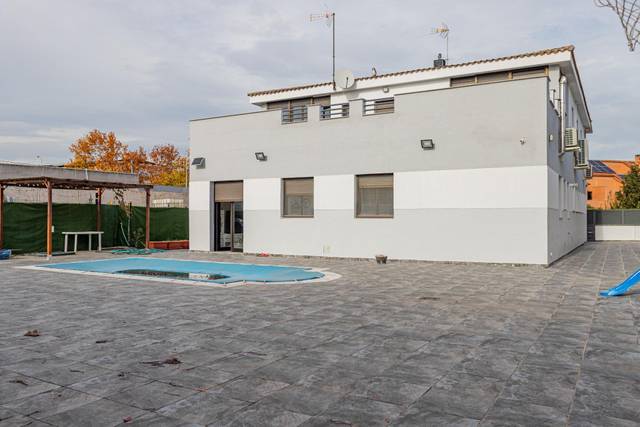 Casa-chalet en Venta en Rejas