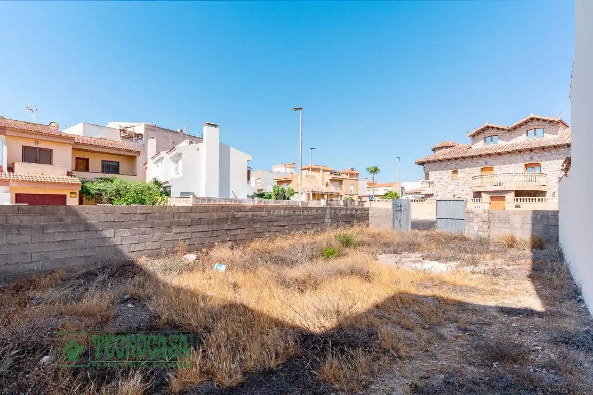 Wohnbaugrundstück zum Verkauf in Roquetas de Mar ciudad, imagen 3