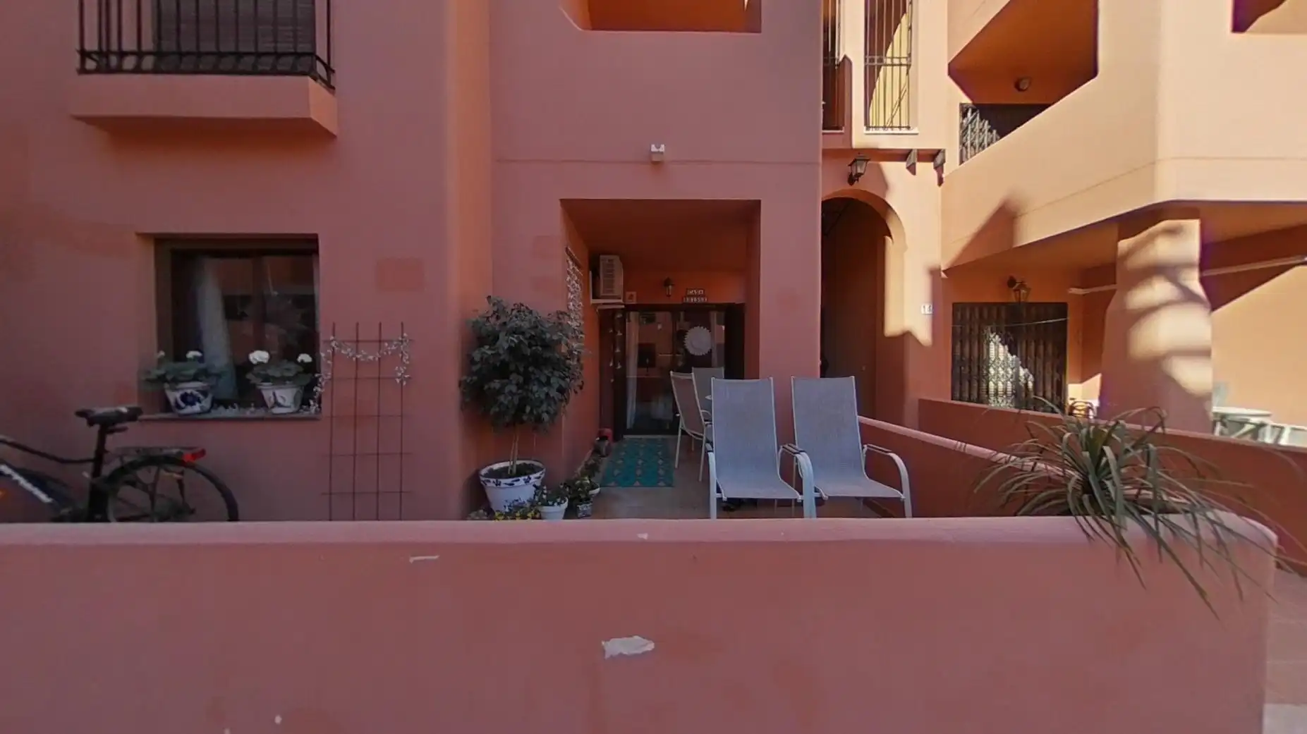 Vista exterior de Piso en venta en Torrevieja con Piscina