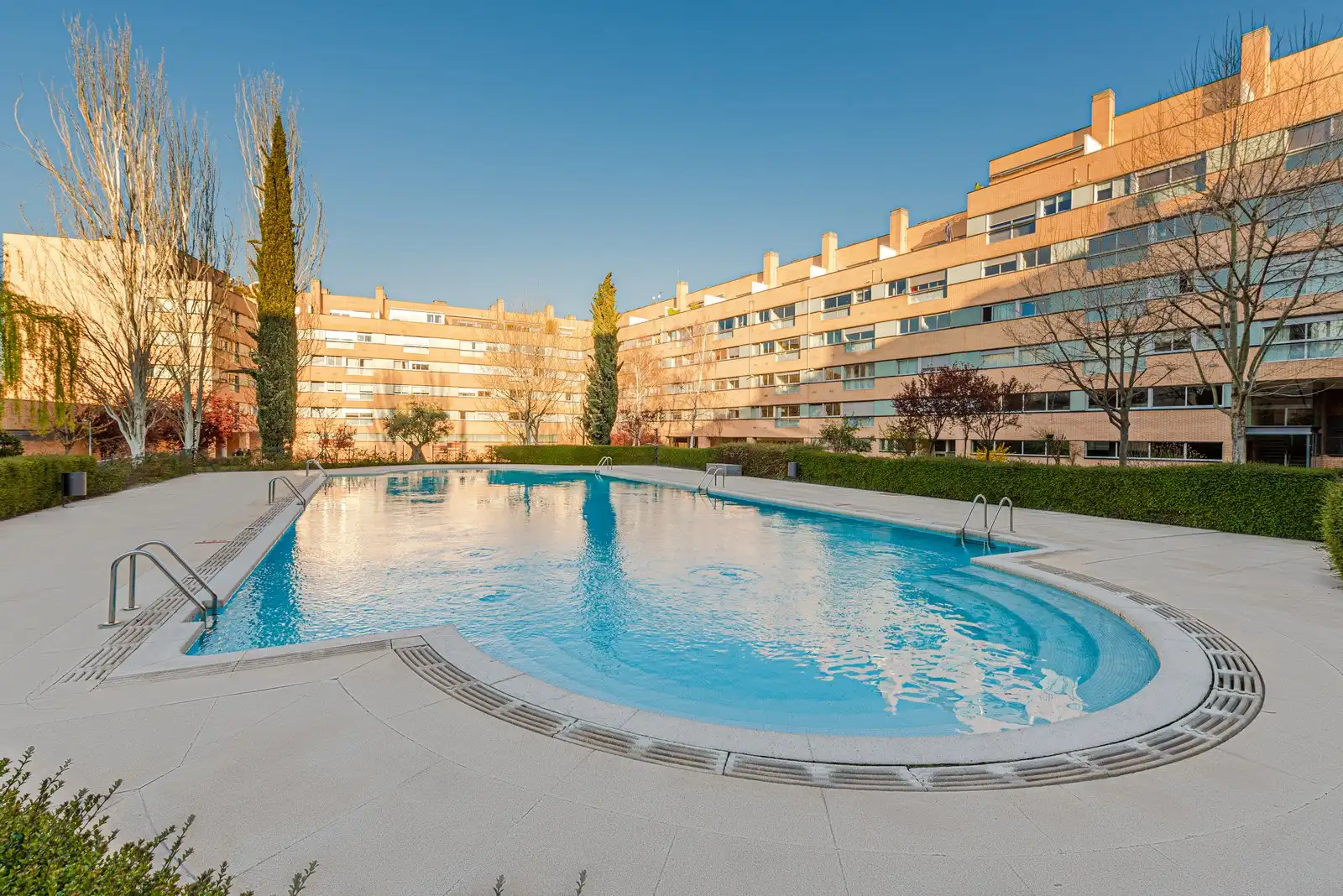 Piscina de Pis en venda en Madrid amb Traster
