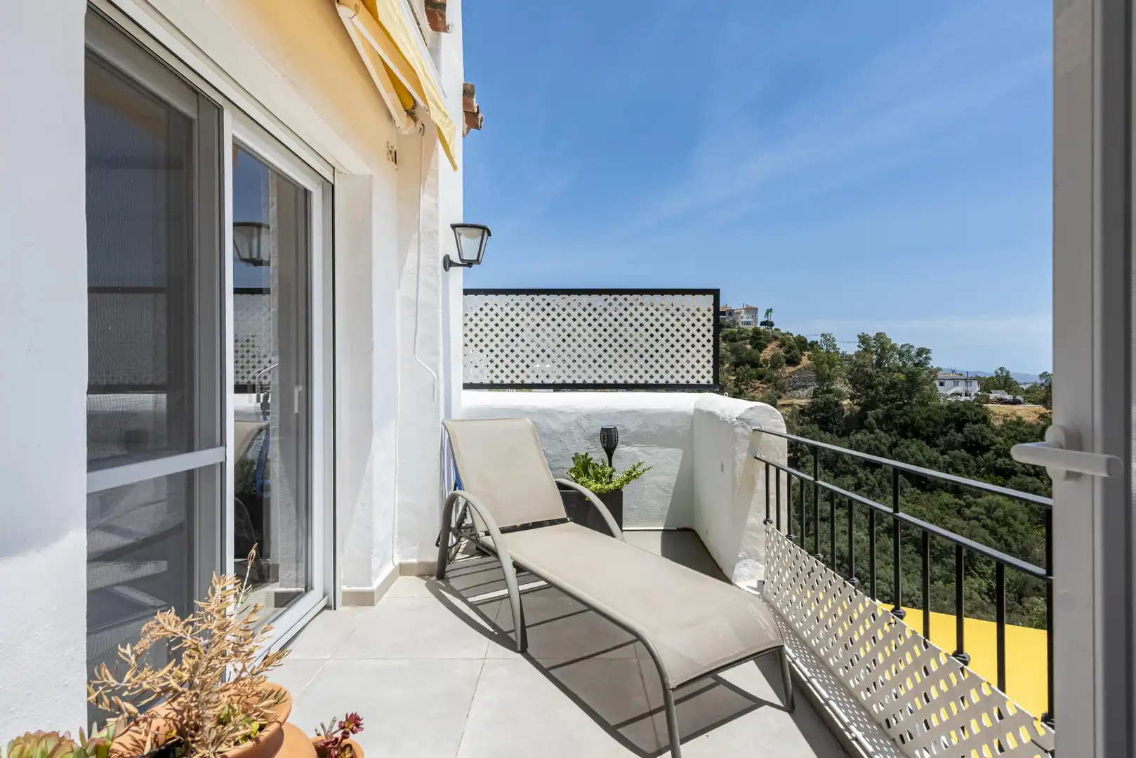 Terrassa de Apartament en venda en Benahavís amb Aire condicionat, Calefacció i Jardí privat