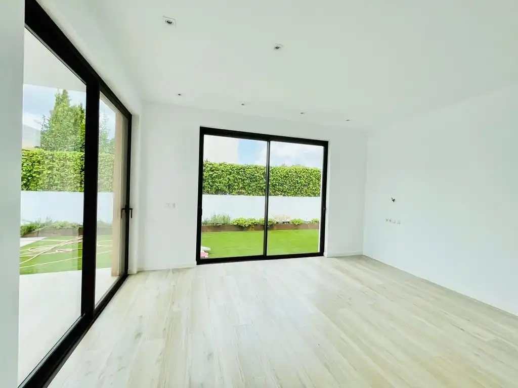 Garden of Houses for sale in Santa Eulària des Riu  with Air Conditioner, Heating and Private garden
