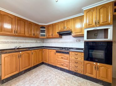 Flat with balcony to rent in Calle REPUBLICA GUINEA ECUA