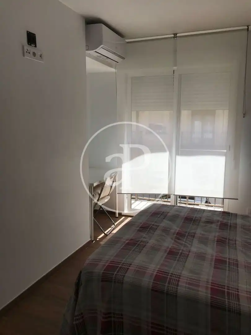 Bedroom of Flat for rent in Valencia  with Air Conditioner, Heating and Furnished