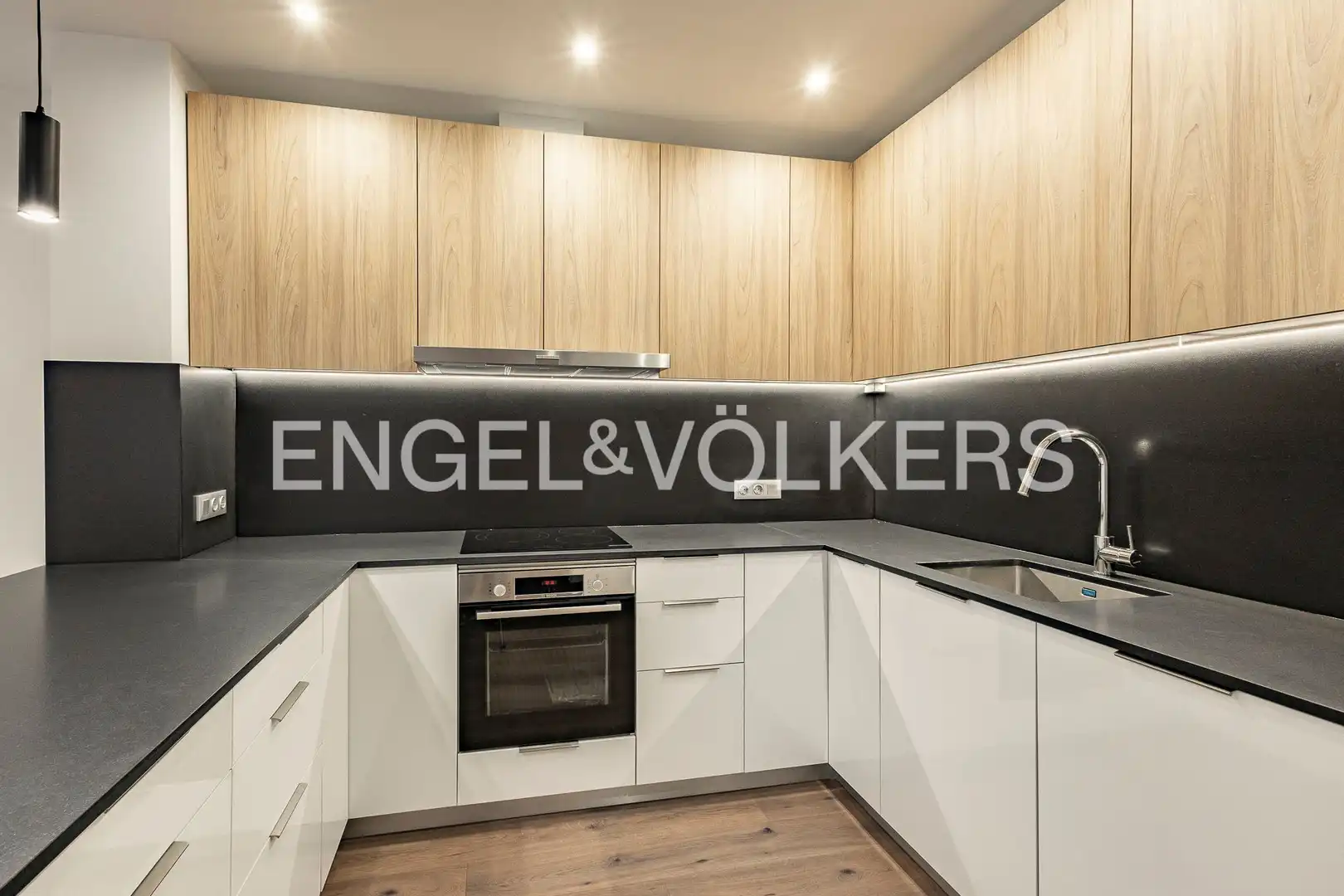 Kitchen of Apartments for sale in Sant Cugat del Vallès  with Air Conditioner, Heating and Private garden